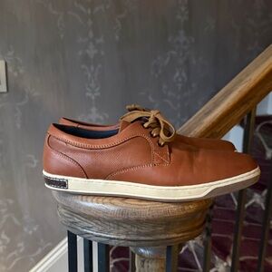 JOUSEN men’s brown sneaker. Size 8 preowned very good condition.